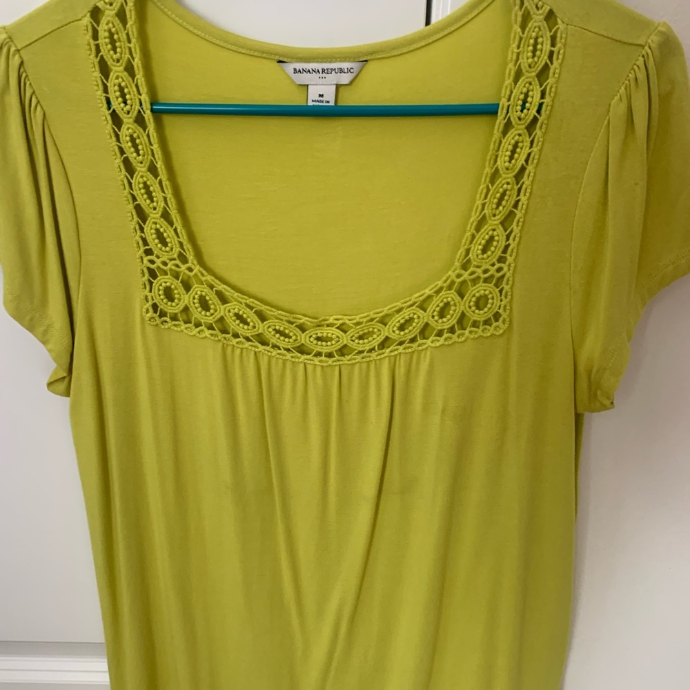 BR bright, fun blouse!